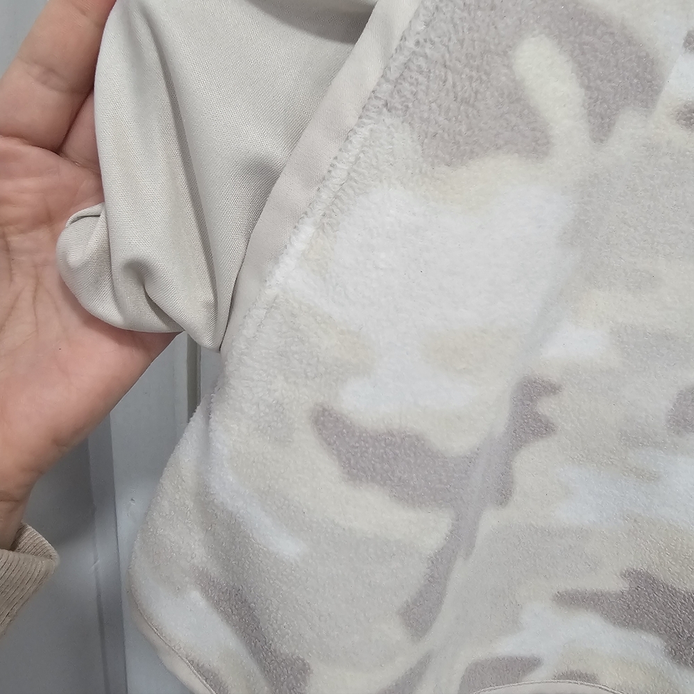 GreenTea Woman's Camouflage Fleece - Picture 3 of 5